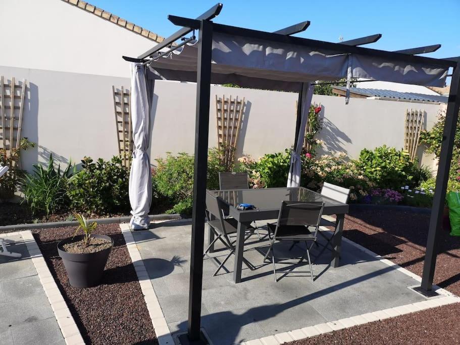Hébergement de vacances Jolie Maison Au Calme - 300m De La - Terrasse - Barbecue Saint-Michel-Chef-Chef