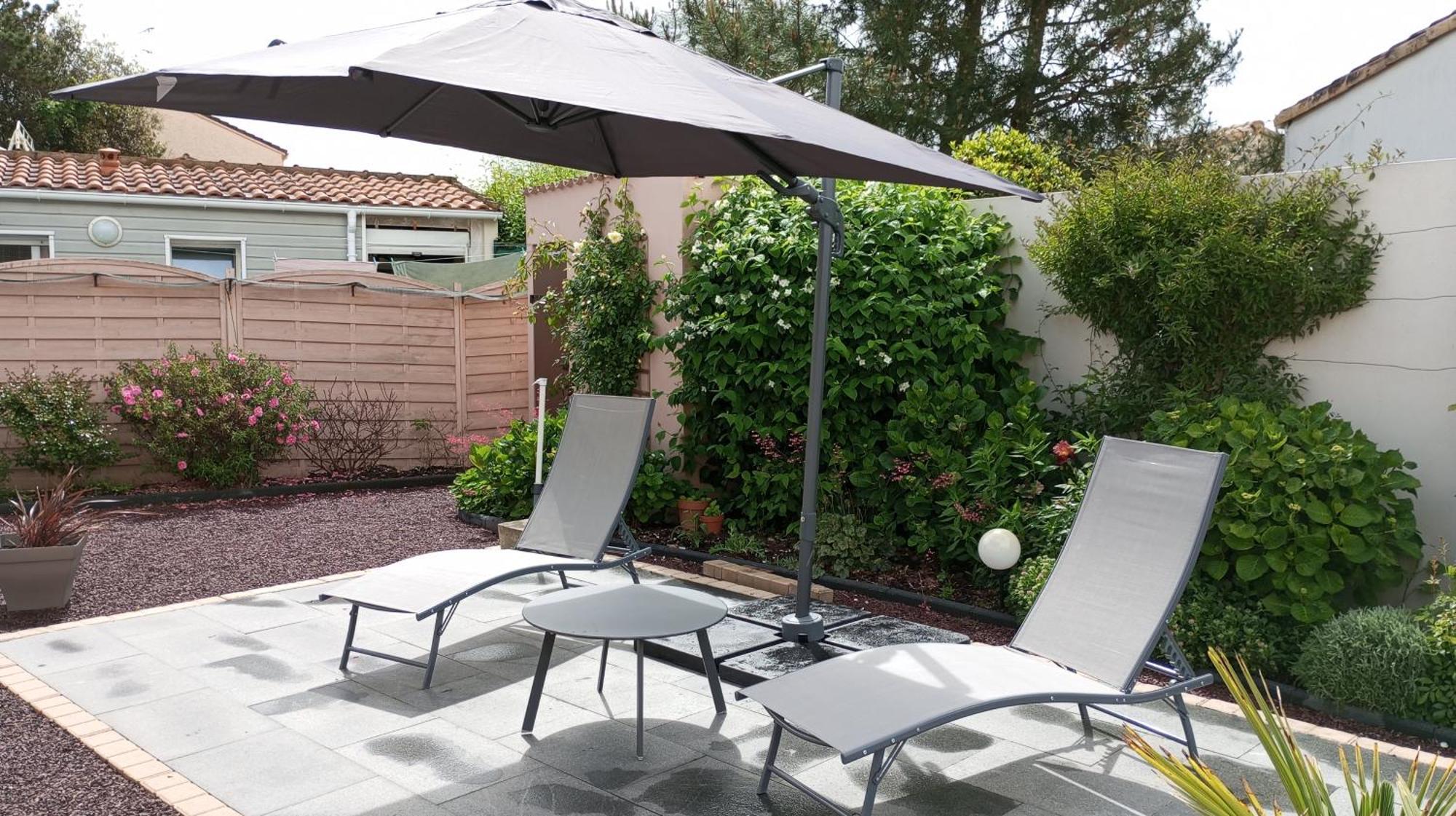 Jolie Maison Au Calme - 300m De La - Terrasse - Barbecue Hébergement de vacances